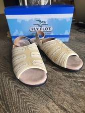 Women's Fly Flot Newport